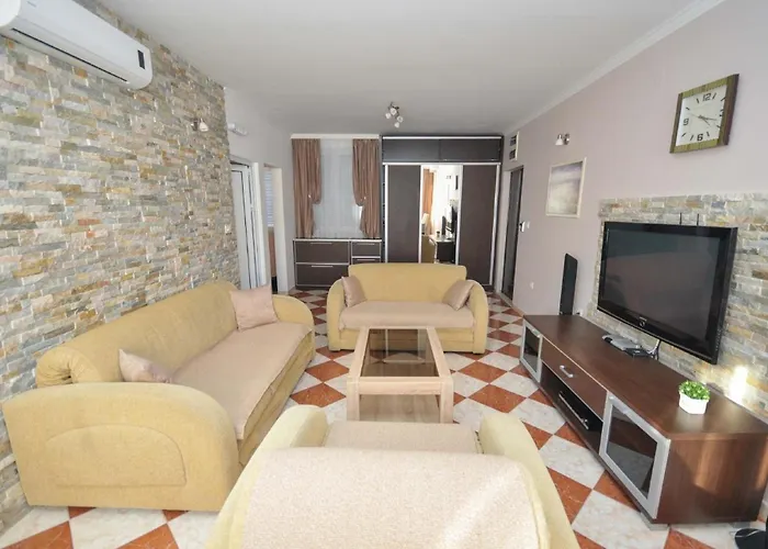 Ferienwohnung Fuer 4 Personen Ca 55 M In Budva, Adriakueste Montenegro Kueste Um Budva