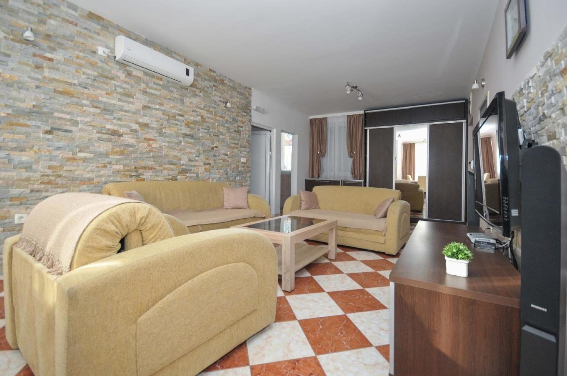 Fuer 4 Personen Ca 55 M In Budva, Adriakueste Montenegro Kueste Um Apartment Budva